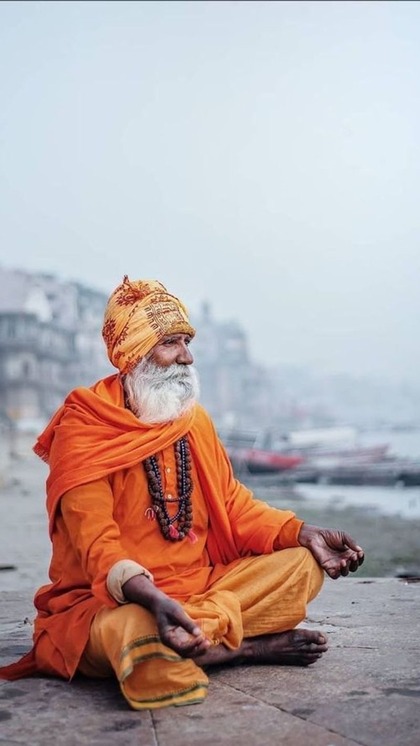 <p>भारत में कई साधु संत ऐसे हैं जो पढ़े लिखे होने के साथ अध्यात्म के रास्ते पर चल रहे हैं लेकिन क्या आप जानते हैं की देश के  सबसे आमीर बाबा कौन से हैं?<br />
 </p>
