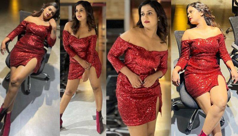 Bigg Boss Fame Ariyana Glory Provoking stills in tight mini dress NSK