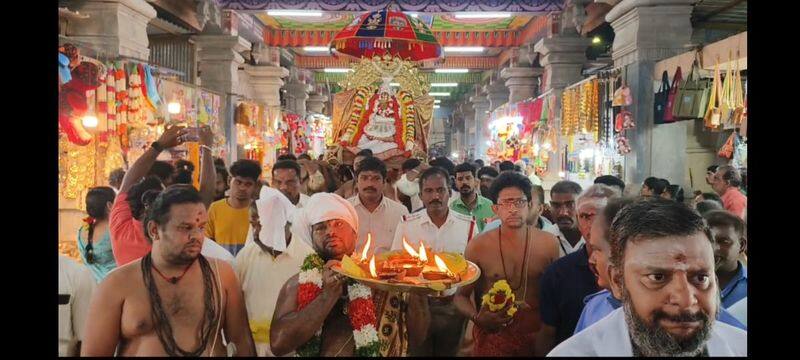 special prayer at samayapuram mariamman temple at karthigai deepam festival vel