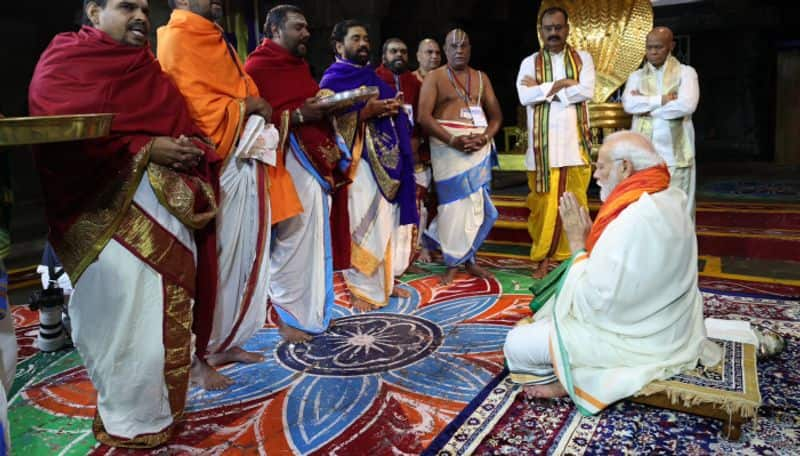 PM Narendra Modi offered prayers in thirumalai continues his telangana election champaign ans