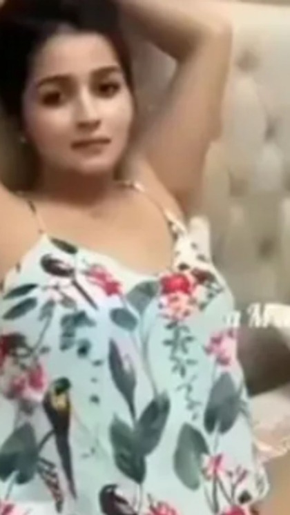 <p>वायरल हो रहे वीडियो में आलिया भट्ट की फोटो का गलत इस्तेमाल किया गया है। वायरल हो रहे वीडियो में आलिया को गंदे इशारे करते हुए दिखाया गया है। </p>
