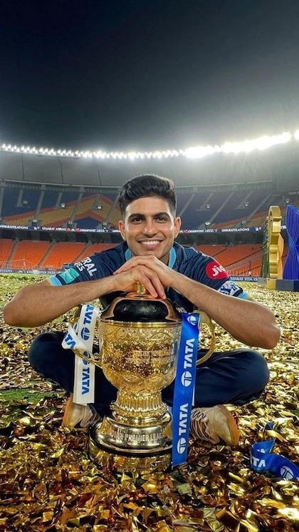 <p>आईपीएल 2024 का इतंजार लोगों को बेसब्री से है। इस बार हार्दिक पंड्या की जगह शुभनम गिल टीम की कप्तानी करेंगे। ऐसे में देखना दिलचस्प होगा कि वह टीम को ट्रॉफी जिता पाते हैं या नहीं। </p>
