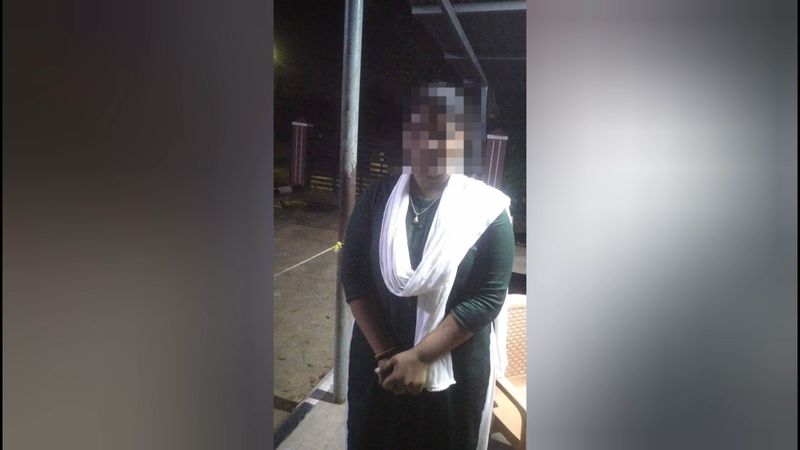 auto driver tied thali to her girlfriend in government hospital in pollachi vel