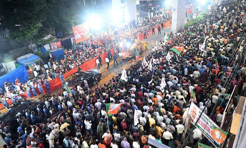 Narendra Modi holds Road show in Hyderabad lns