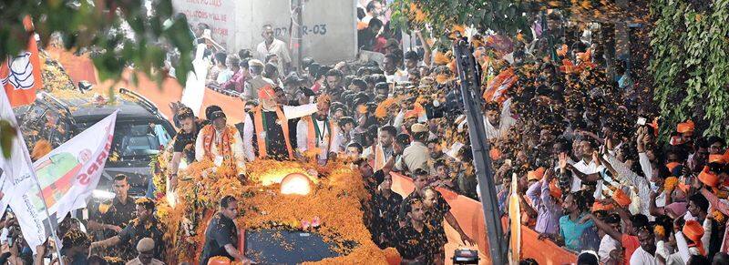 Narendra Modi holds Road show in Hyderabad lns