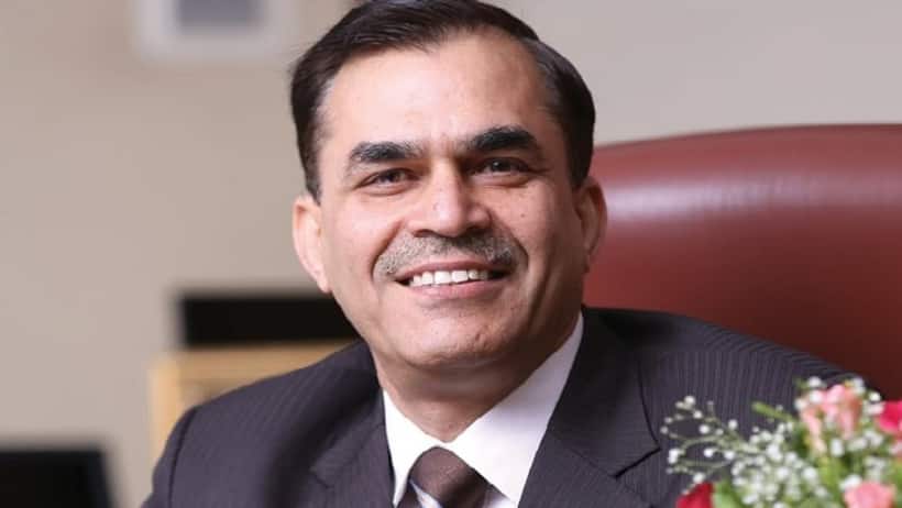 IIM से पढ़ाई, सरकारी बैंक के शीर्ष पद पर रहें, अब 1164000 करोड़ की कम्पनी का डाइरेक्टर बना ये शख्स