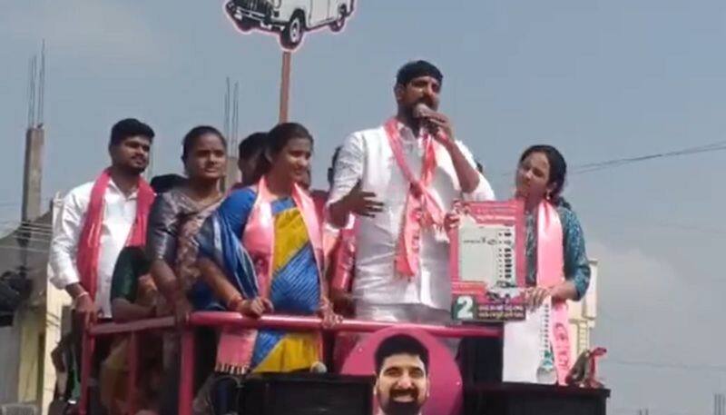 brs candidate padi kaushik reddy says if wins will come with vijaya yatra, otherwise people have to come to his shava yatra in huzurabad kms