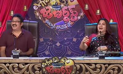 `జబర్దస్త్` షోకి జడ్జ్ మారింది.. ఖుష్బూ స్థానంలో మహేశ్వరి.. అప్పుడు యాంకర్‌, ఇప్పుడు జడ్జ్ ఏం జరుగుతుంది?