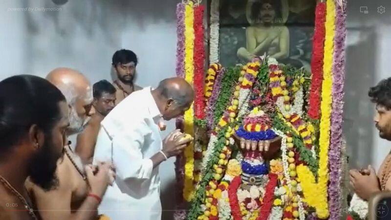 Puducherry cm rangasamy did special prayer at siddhar temple in pollachi vel