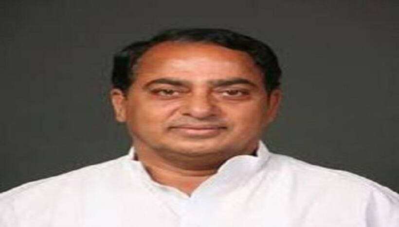 A. Indra Karan Reddy...పార్టీ కండువాతో ఓటు: ఇంద్రకరణ్ రెడ్డిపై కేసు నమోదు