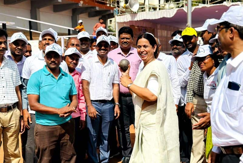 Minister laxmi hebbalkar talks over special spirited childrens at belagavi gvd