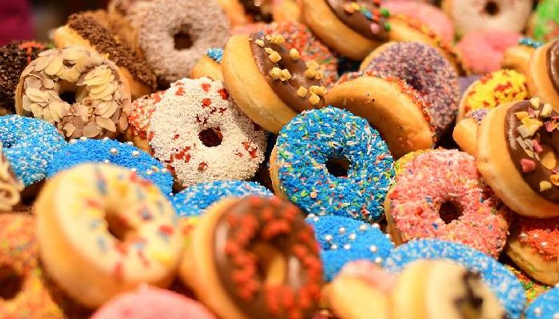 woman stole doughnuts worth of 33 lakh in australia rlp