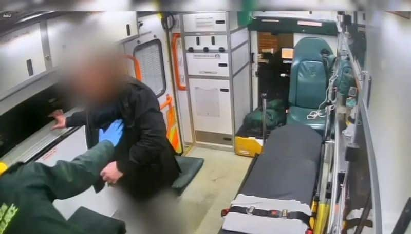 patient attacks medical staff inside the ambulance the video going viral