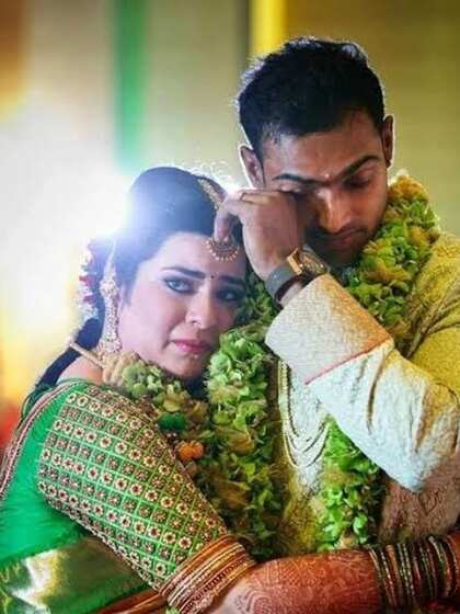 <p>हमारे देश में शादी की रस्मे हफ्तों तक चलती हैं, सजावट , खान पान से लेकर कपड़ों तक शॉपिंग होती है, जिसमे पूरा परिवार एन्जॉय करता है। </p>

<p> </p>
