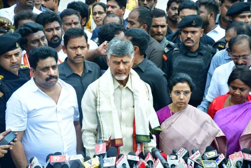  Nara Chandrababu Naidu..దుష్టులను శిక్షించాలని కోరుకున్నా: కనకదుర్గమ్మను దర్శించుకున్న బాబు