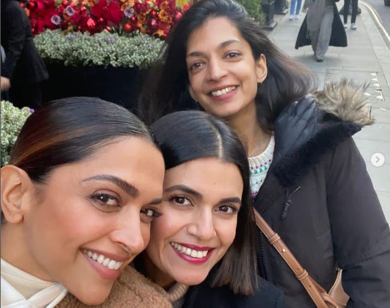 Bollywood actress Deepika Padukone with her friends in London srb 