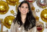 isha ambani outfits isha ambani golden dress woth more than 5 lakh kxa 