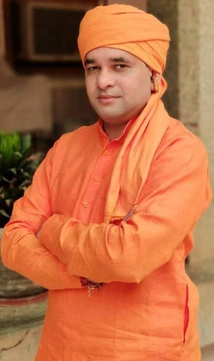 <p>बाबा बालकनाथ का नाम काफी तेजी से सीएम की रेस में सामने आय़ा है। तिजारा सीट से उन्होंने चुनाव में जीत दर्ज की है।<br />
 </p>
