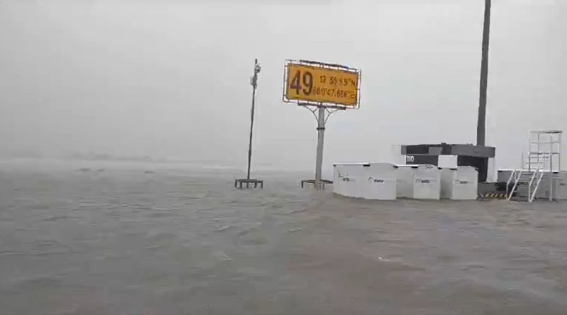 michaung cyclone heavy rains in tamilnadu, chennai airport flooded kms