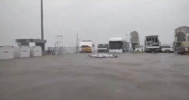 michaung cyclone heavy rains in tamilnadu, chennai airport flooded kms