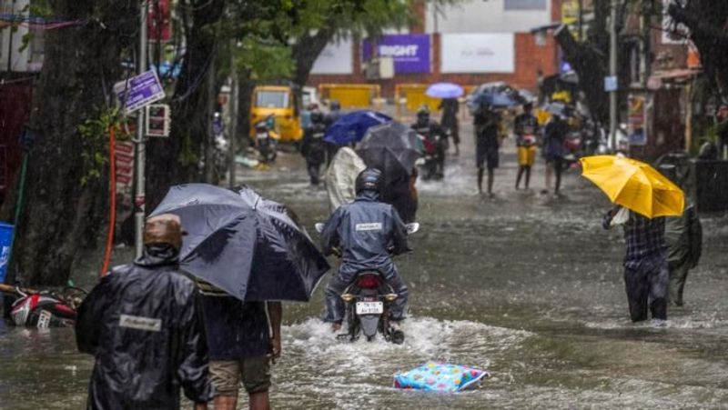 A heavy rainfall warning has been issued for Madurai, Theni and Virudhunagar districts KAK