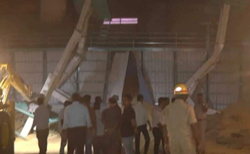 Maize Bagging Machine Collapse More Than 10 Workers Are Suspected To Be Trapped At Vijayapura gvd