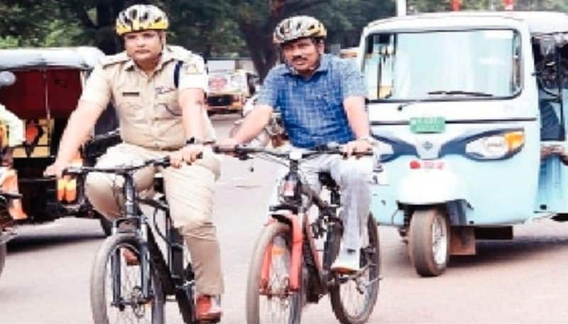 Bidar DC SP Who Raised Awareness by Riding Bicycle grg 