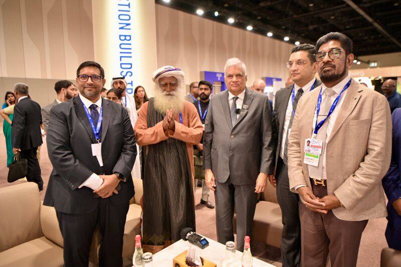 Sadhguru had a  discussion with the President of Sri Lanka on soil conservation dee