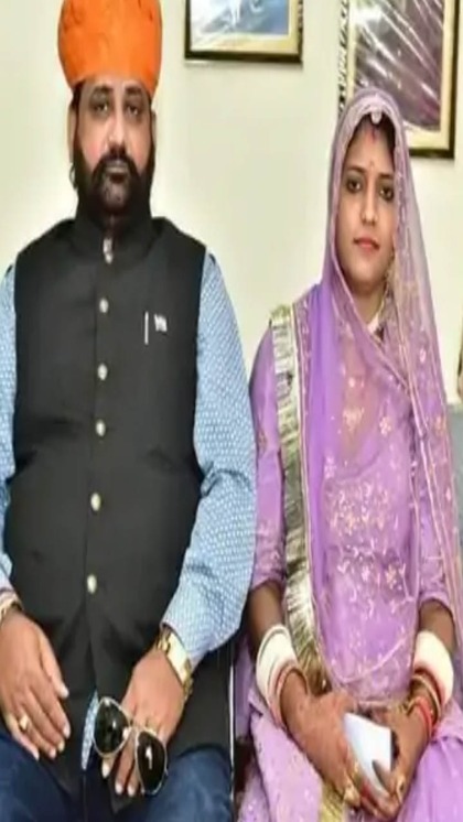 <p>शीला शेखावत ने अपने पति सुखदेव सिंह गोगामेड़ी से मिलने की इच्छा जताई तो पुलिस उन्हें मोर्चरी ले गई।</p>

