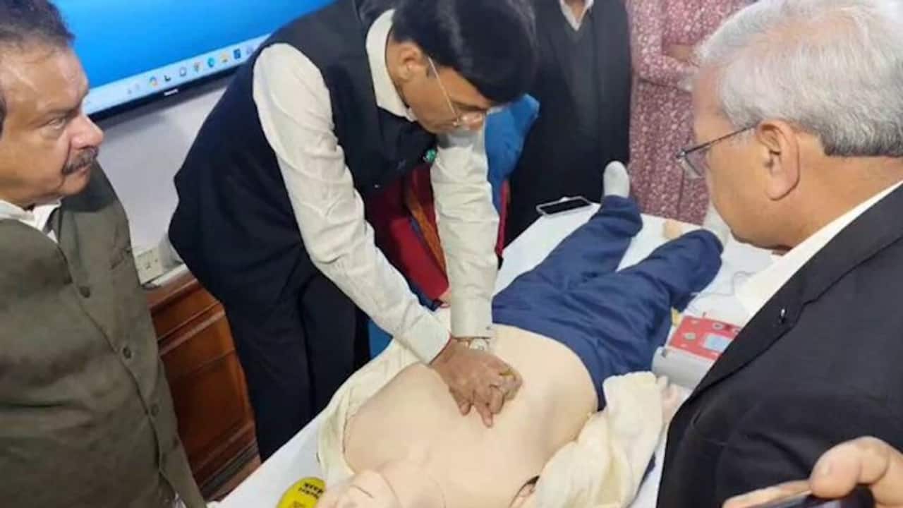 How to perform CPR? Learn importance of CPR and how you can save a life 