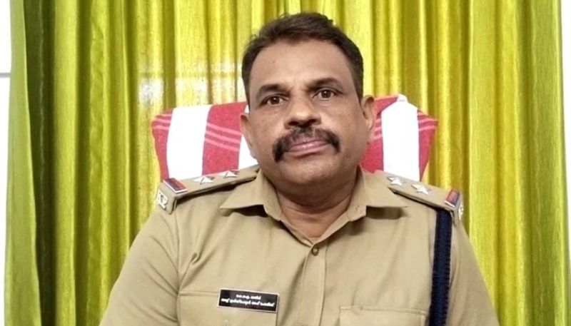 idukki upputhura police SI Suspended for taking bribe from murder attempt case accused vkv