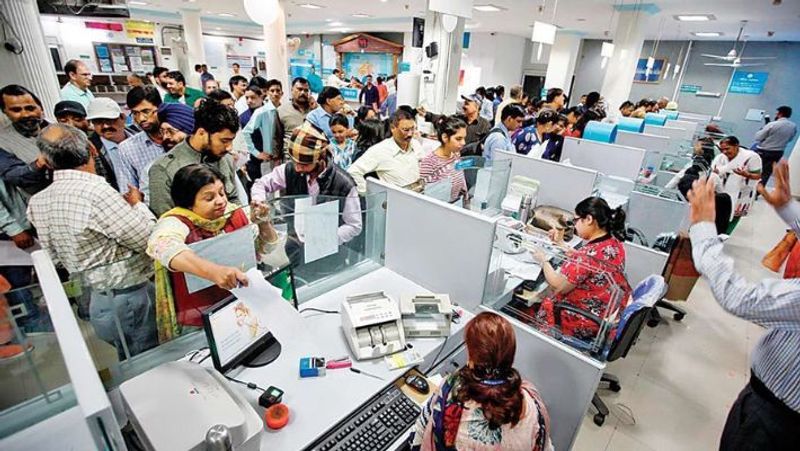 Banks will henceforth be closed on Saturdays and Sundays, according to information provided by the Finance Ministry-rag