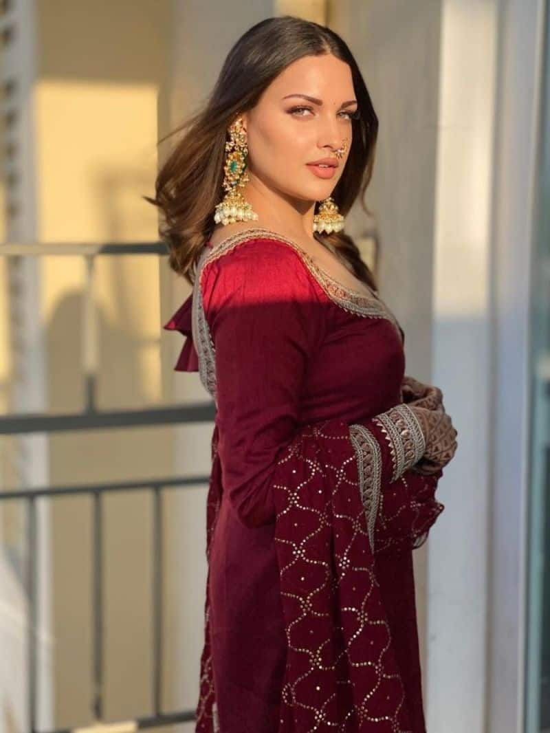 himanshi Khurana ethnic attire for wedding zkamn