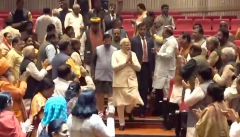 'Modi ji ka swagat hai…': PM Modi gets rousing welcome at BJP’s meeting after party wins in 3 states (WATCH)