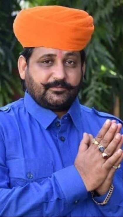 <p>सुखदेव सिंह से मिलने के बहाने आए दो बदमाशों ने हत्याकांड को अंजाम दिया था।<br />
 </p>
