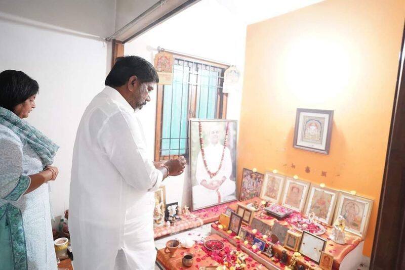 Mallu Bhatti Vikramarka prays YS Rajasekhar Reddy - bsb