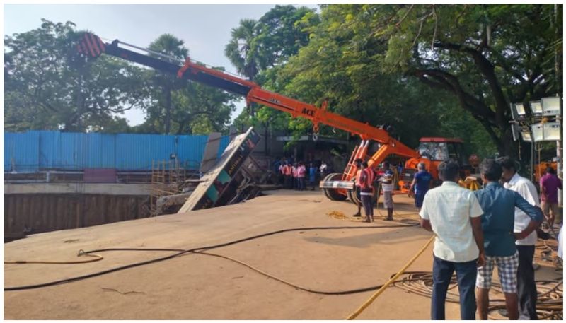 dead body found from a pit in chennai apn 