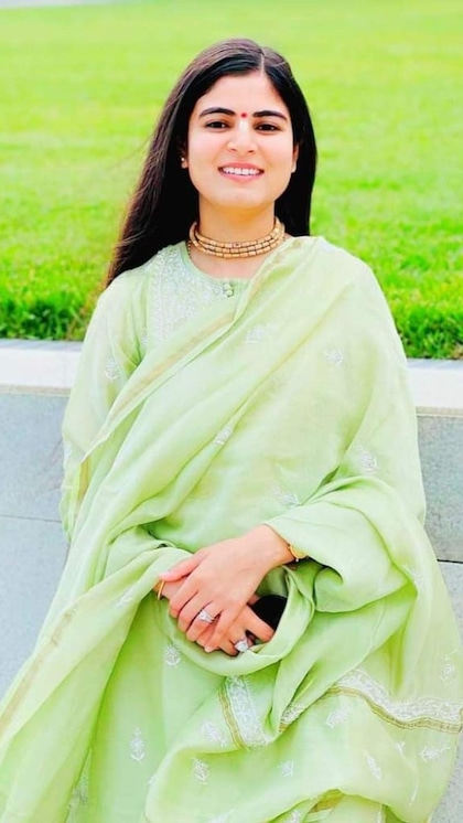 जया किशोरी से लेकर देवी चित्रलेखा तक,ये हैं 5 फेमस महिला कथावाचक