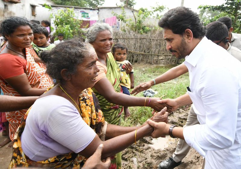 ap cm ys jagan interact cyclone michaung victims in bapatla district ksp