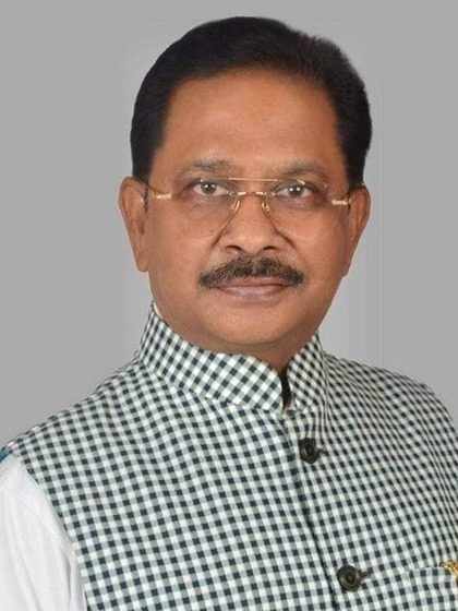 <p>कांग्रेस के राज्यसभा सांसद धीरज साहू के ठिकानों पर आयकर विभाग की छापेमारी में 200 करोड़ रुपये से अधिक कैश मिला है। गिनती अभी जारी है। उसमें एक-दो दिन और लग सकते हैं।</p>
