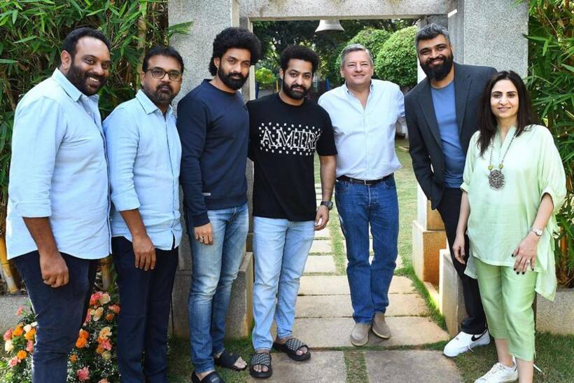 నెట్ఫ్లిక్స్ గ్లోబల్ హెడ్ కి ఎన్టీఆర్ ఆతిథ్యం... ఆ విషయంలో పోటీపడుతున్న ఆర్ ఆర్ ఆర్ హీరోలు! 