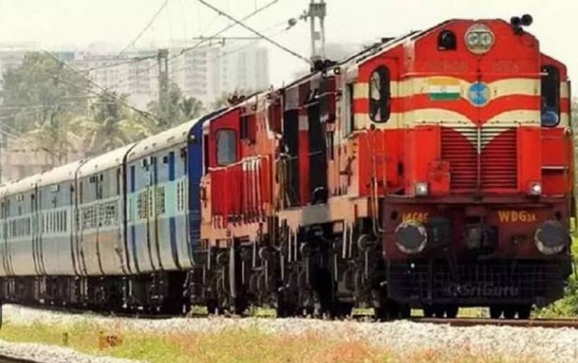 12 people crushed to death after being hit by train in Jamtara; Disturbing video goes viral (WATCH)
