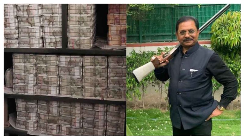 200 Crore Recovered In Income Tax Raids In Odisha connection with congress leader prm 