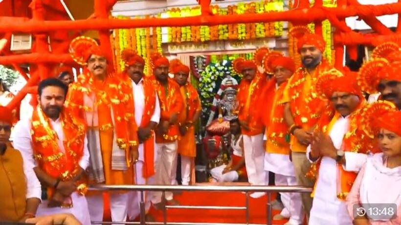 భాగ్యలక్ష్మి అమ్మవారిని దర్శించుకున్న కిషన్ రెడ్డి, బీజేపీ ఎమ్మెల్యేలు.. అసెంబ్లీ సమావేశాలకు దూరం ?