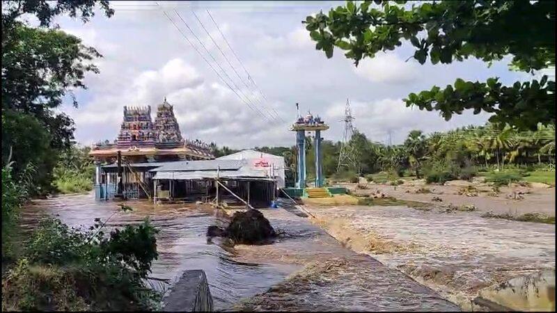 pilgrims not allowed anjaneyar temple in pollachi for flood vel