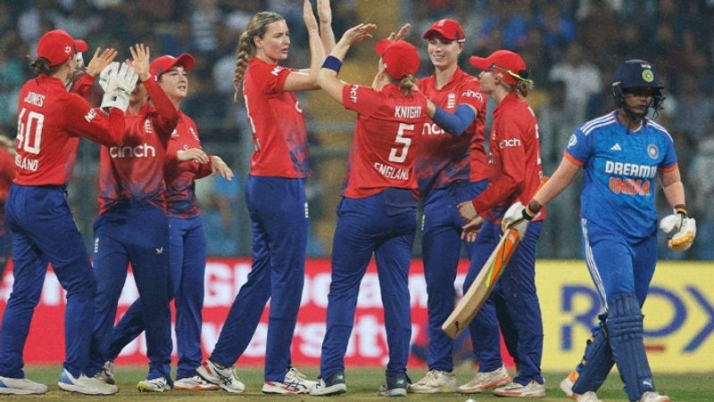 england women won with four wickets against india women team clinching T20 series kms