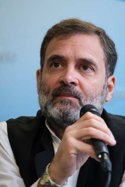 <p>मार्च 2023 में राहुल गांधी की लोकसभा सदस्यता रद्द कर दी गई थी। 2019 में 'मोदी सरनेम'को लेकर उन्होंने नीरव मोदी, ललित मोदी का नाम लेते हुए कहा था "कैसे सभी चोरों का सरनेम मोदी है?</p>
