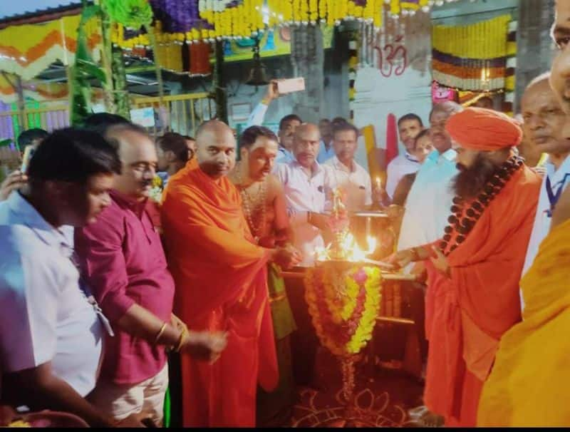 Enlighten society through knowledge: Veerabhadra Shivacharya Swamiji snr