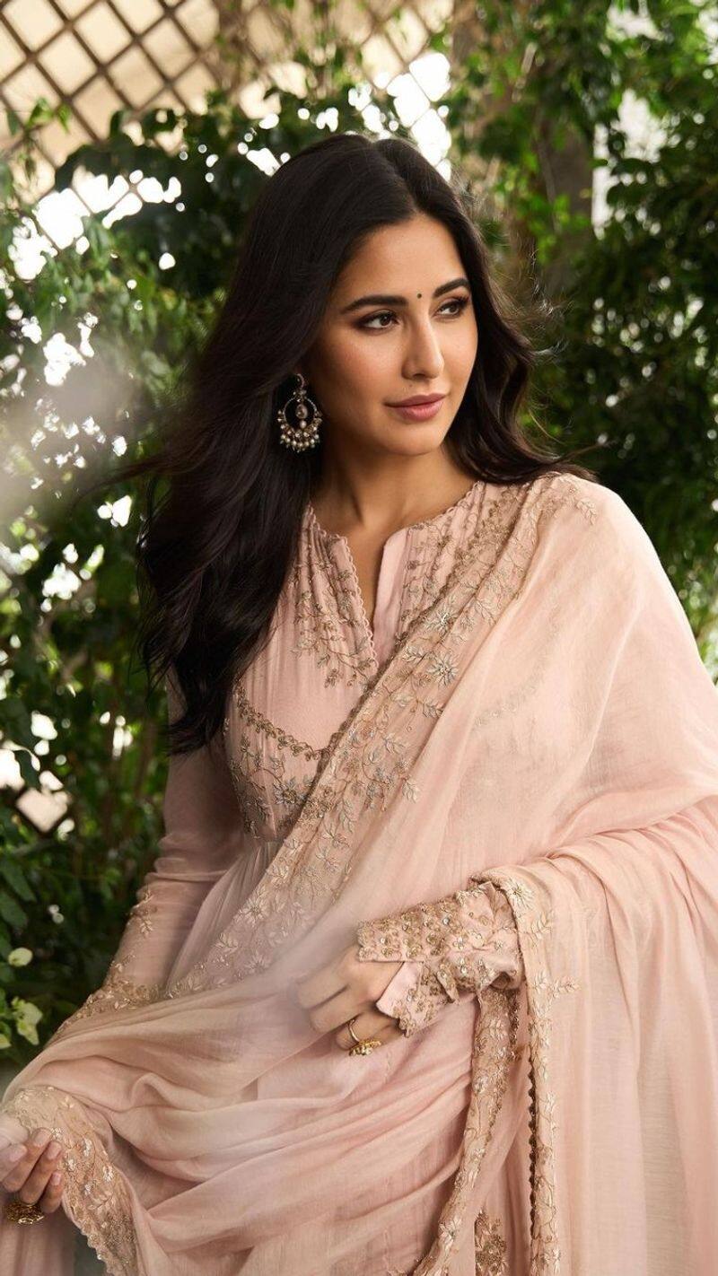 Katrina Kaif Vicky Kaushal Wedding Anniversary katrina kaif outfits bridal suits with heavy dupatta latest suit design kxa 