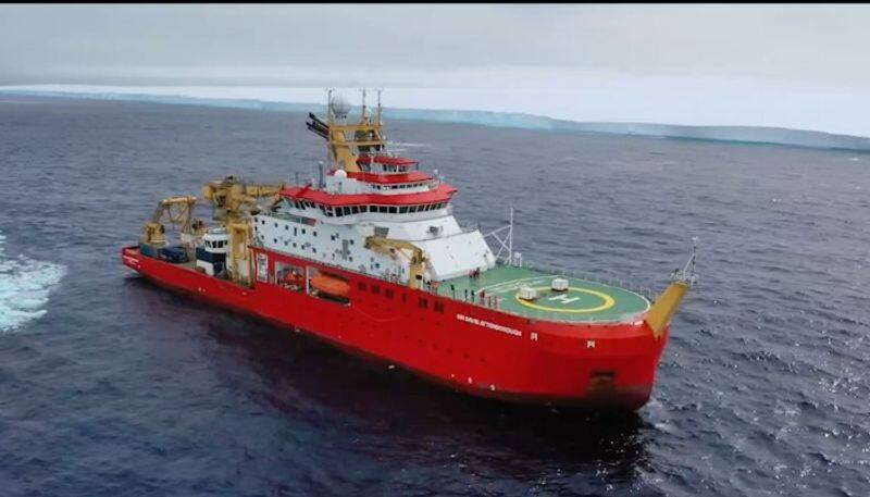 UK research ship crosses paths with world largest iceberg three times the size of New York city WATCH gcw